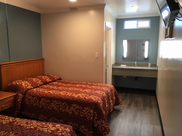 Lincoln Park Motel image 27